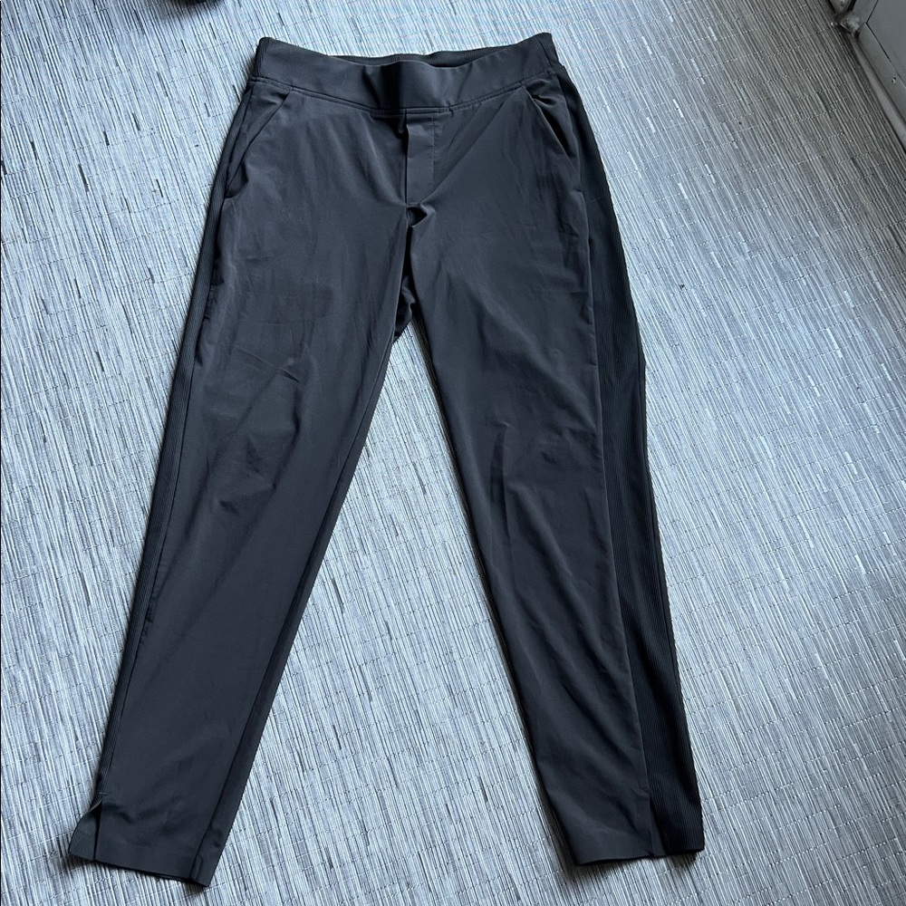 Athleta Brooklyn mid rise ankle pant - size 4